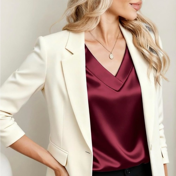 ❤️ Red Wine Satin V-Neck Short Sleeve Blouse – Size Small – NWT - Picture 2 of 4